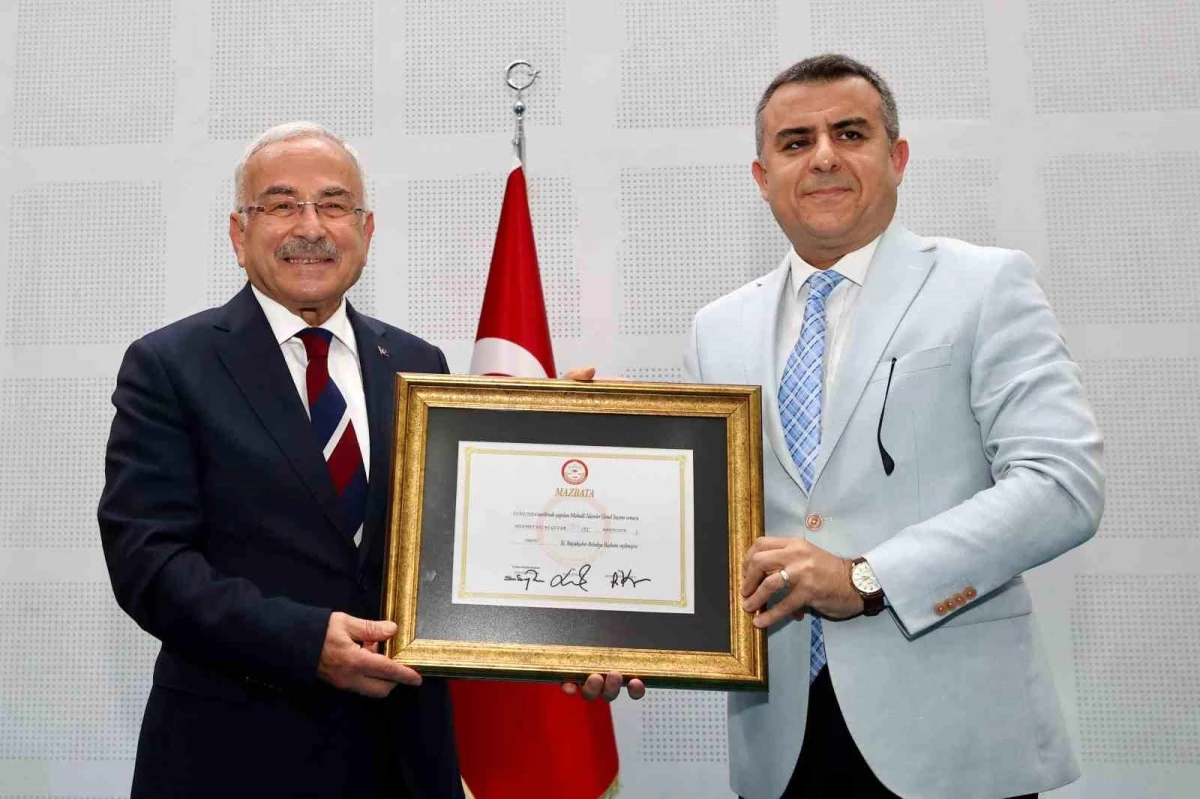 Ordu Büyükşehir Belediye Başkanı Dr. Mehmet Hilmi Güler, mazbatasını aldı