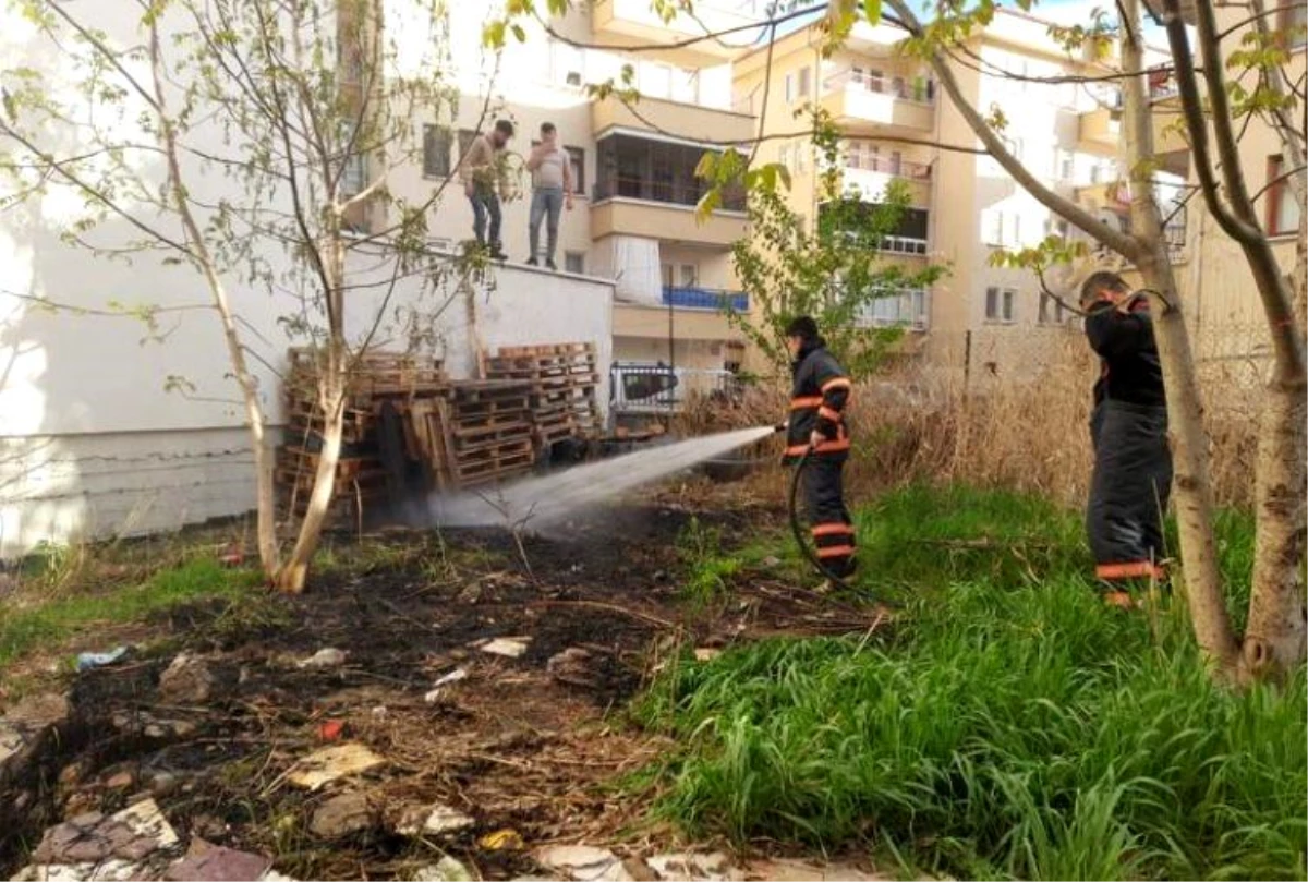 Çankırı\'da Boş Arazide Çıkan Yangın İtfaiye Tarafından Söndürüldü