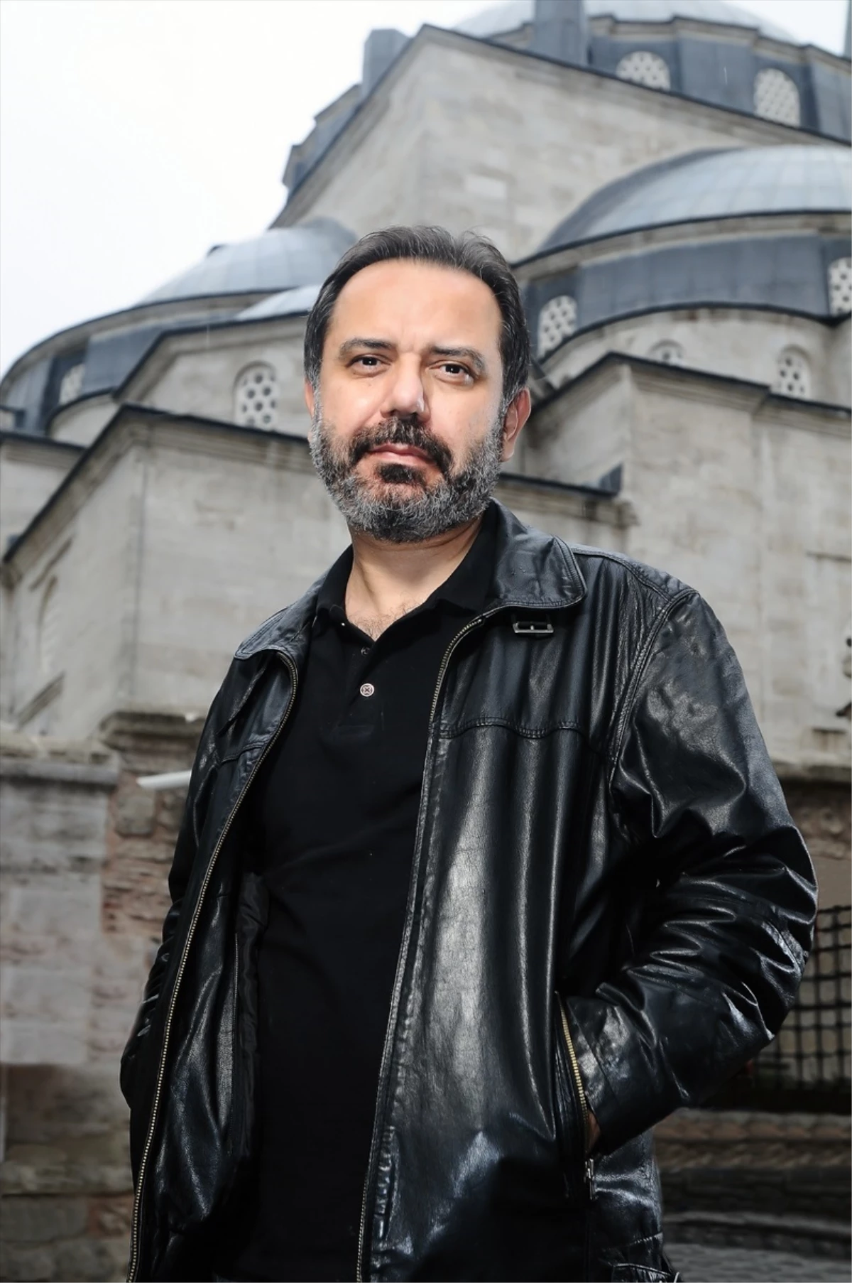 Ahmet Murat: Modern Şiirin Dille ve Klişeyle Kavgası Var