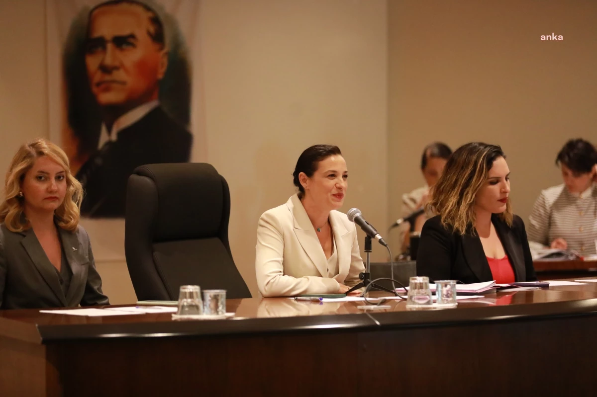 Efes Selçuk Belediye Başkanı Filiz Ceritoğlu Sengel yönetiminde 2024-2029 çalışma döneminin ilk meclis toplantısı yapıldı