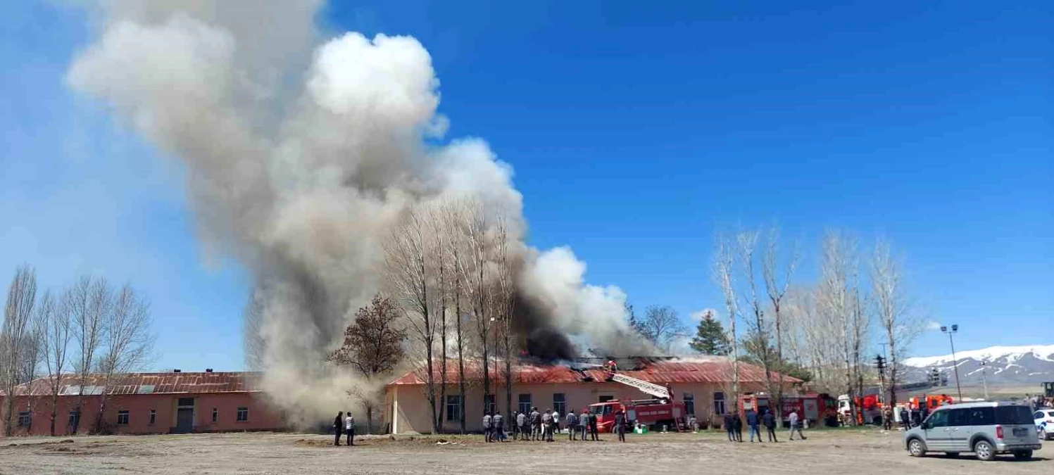 Erzurum Şeker Fabrikası\'nda Yatakhanede Yangın Çıktı