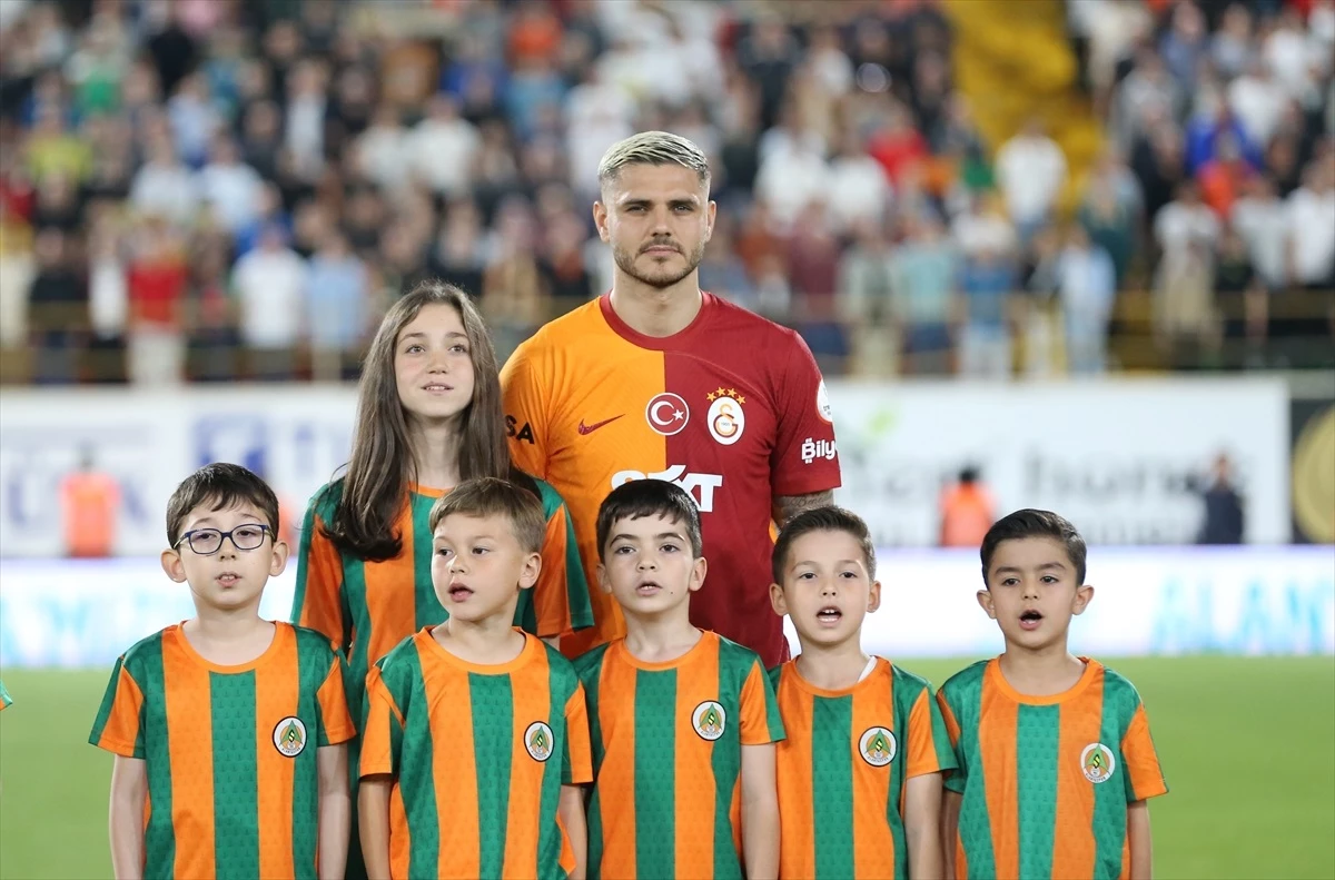 Corendon Alanyaspor-Galatasaray maçının ilk yarısı golsüz tamamlandı