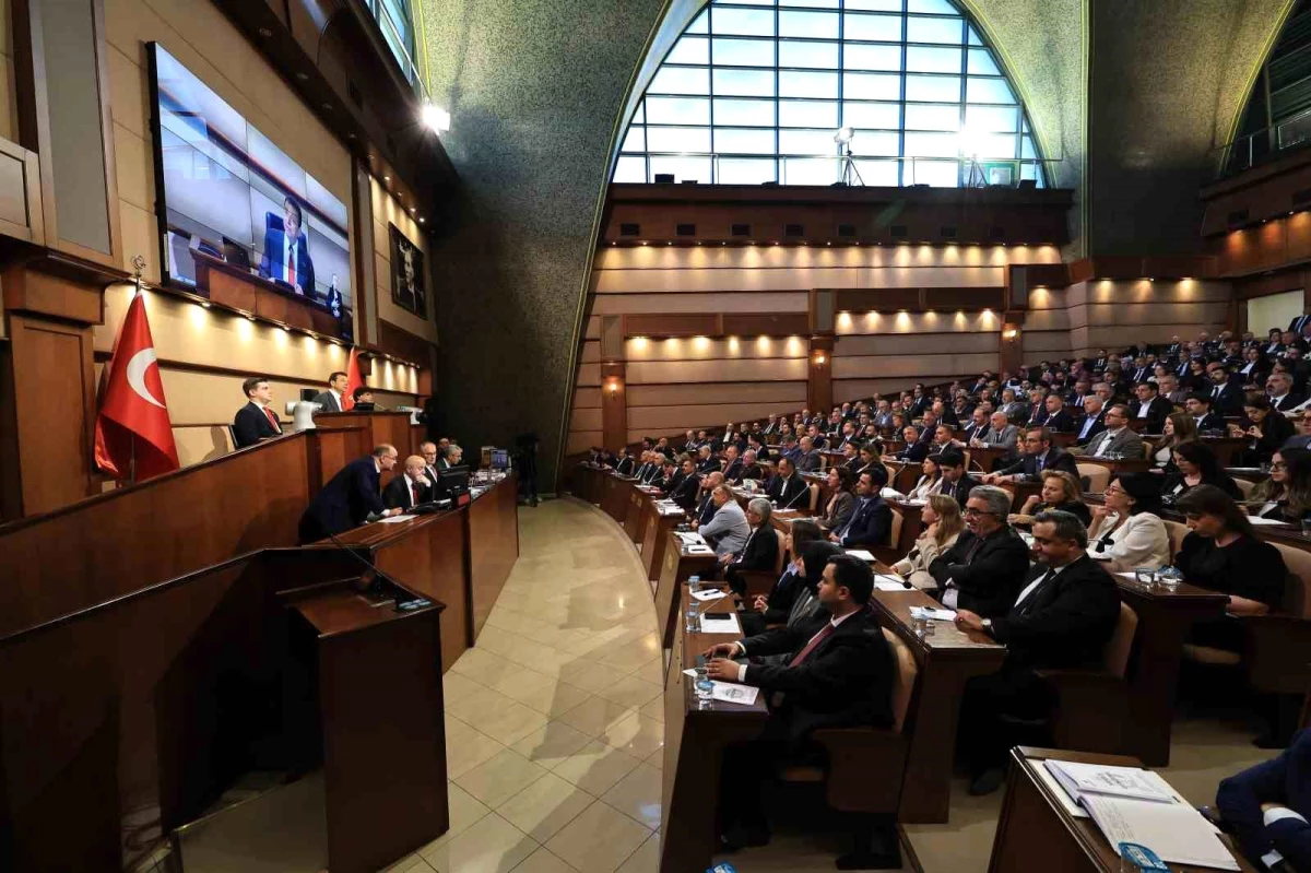 İBB Yeni Dönem İlk Meclis Toplantısı Gerçekleştirildi
