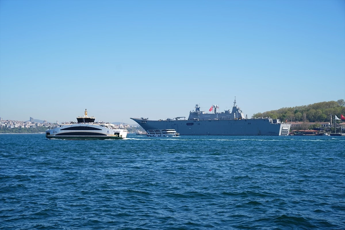 İspanya Donanması\'na bağlı Juan Carlos I amfibi hücum gemisi İstanbul\'a demirledi