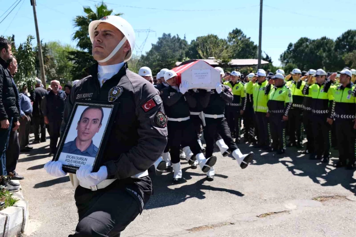 Samsun\'da Kalp Krizi Geçiren Polis Memuru Son Yolculuğuna Uğurlandı