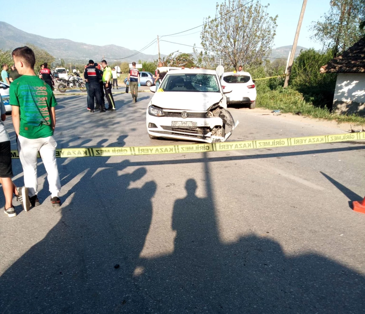 İzmir\'de motosiklet kaçarken kaza: 1 ölü, 1 ağır yaralı