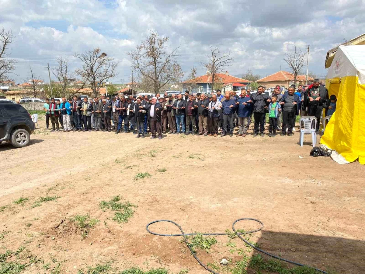 Kırşehir\'de Yağmur Duası: İki Köyde Yaşayan Vatandaşlar Toplandı