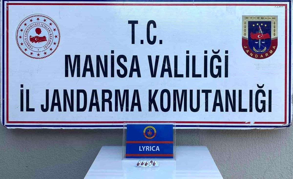 Manisa\'da yapılan aramada 5 adet uyuşturucu hap ele geçirildi