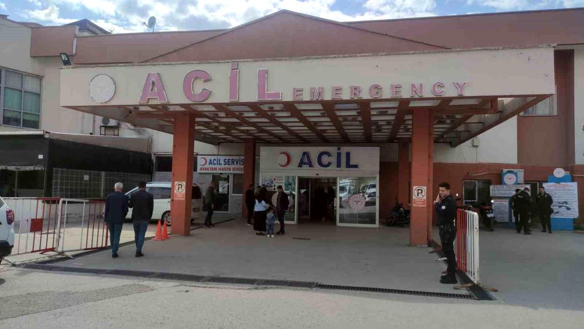 Şırnak\'ta Bekçi Tartıştığı Kişiyi Dizinden Yaraladı