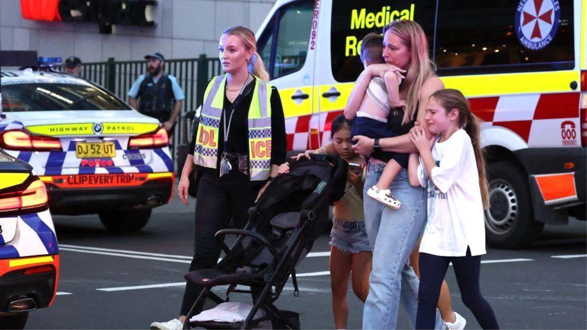 Avustralya\'da alışveriş merkezinde bıçaklı saldırganın saldırısı: En az 5 ölü