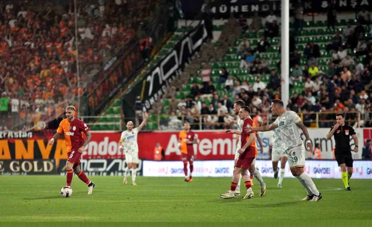Trendyol Süper Lig: Alanyaspor: 0 Galatasaray: 0 (Maç devam ediyor)