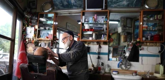 Bursa'da 100 Yıllık Berber Dükkanı 68 Yaşındaki Nihat Aşır Tarafından Devralındı