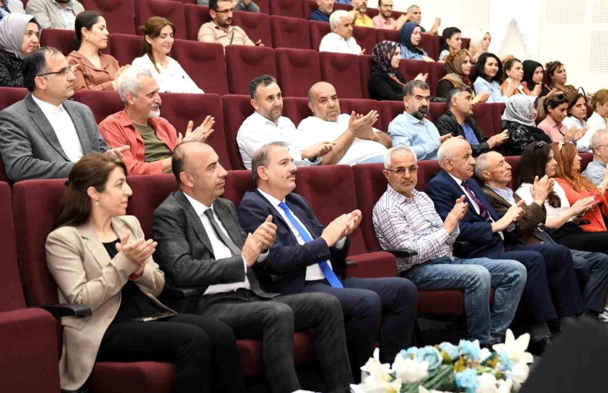 Adıyaman Üniversitesi\'nde 21. Yüzyılda Öğretmen Olmak Konulu Konferans Düzenlendi