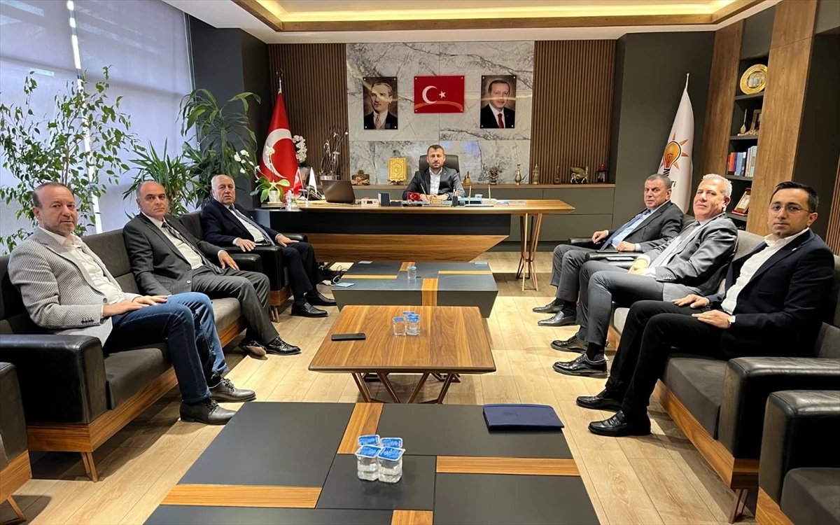 AK Mardin İl Başkanı Vahap Alma, belediye başkanlarıyla görüştü