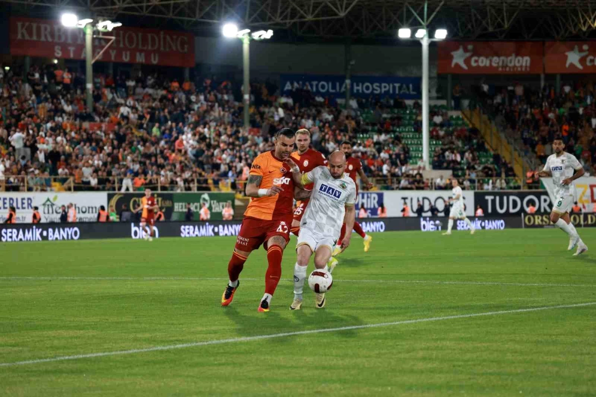 Corendon Alanyaspor\'un 7 maçlık yenilmezlik serisi Galatasaray maçıyla sona erdi