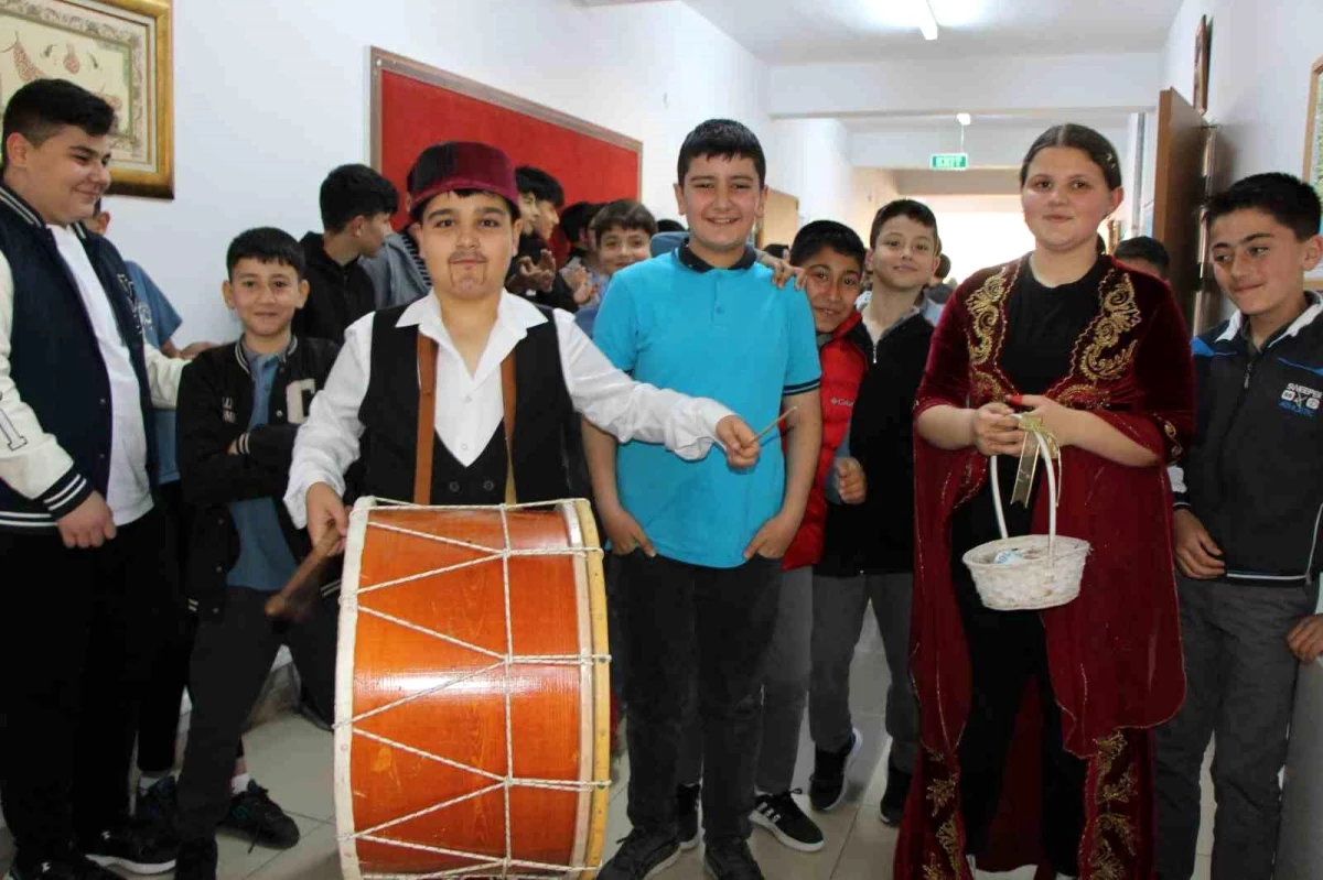 Amasya\'da öğrencilerin Filistin yardımı 5 bin TL\'yi buldu