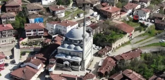 İzzet Mehmet Paşa Camii: Asırlara Meydan Okuyan Bir Eser