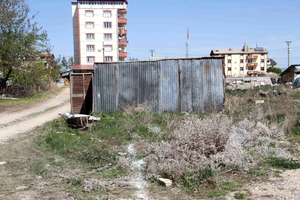 Konya\'da Barakanın Üzerinden Düşen Kişi Yaralandı
