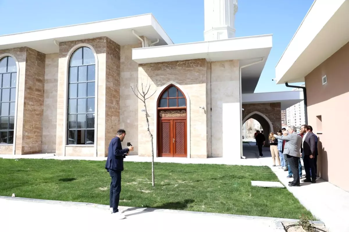 Melikgazi Belediyesi ve Hayırsever İş Birliğiyle Cami ve Kur\'an Kursu Yapımı Tamamlanıyor