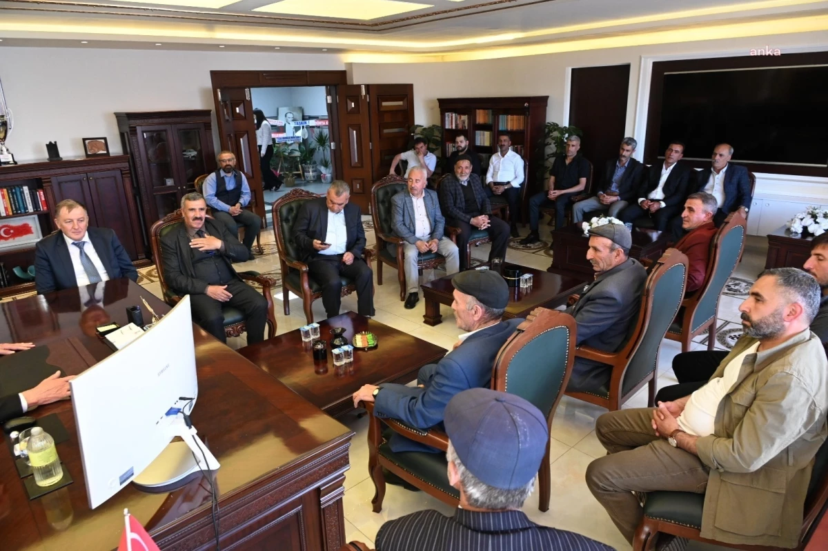 Bozüyük Belediye Başkanı Mehmet Talat Bakkalcıoğlu\'na Tebrik Ziyaretleri Devam Ediyor