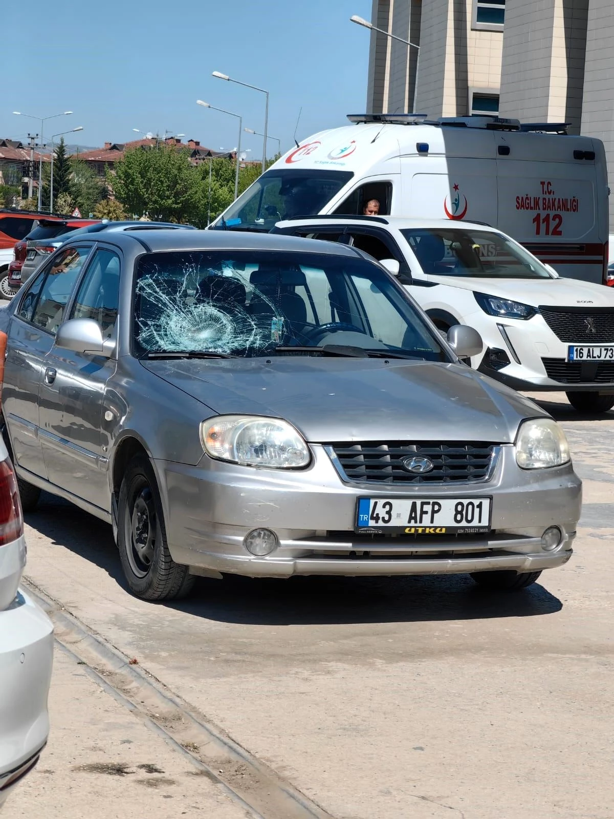 İnegöl\'de otomobil bisikletli genç kıza çarptı