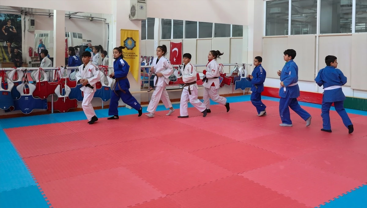 Diyarbakır\'da Genç Judo Sporcuları Sporcu Eğitim Merkezi\'nden Destek Alıyor