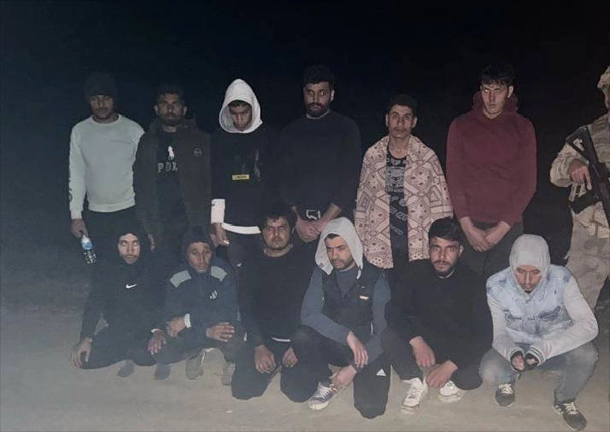 Edirne\'nin Lalapaşa ilçesinde 12 düzensiz göçmen yakalandı