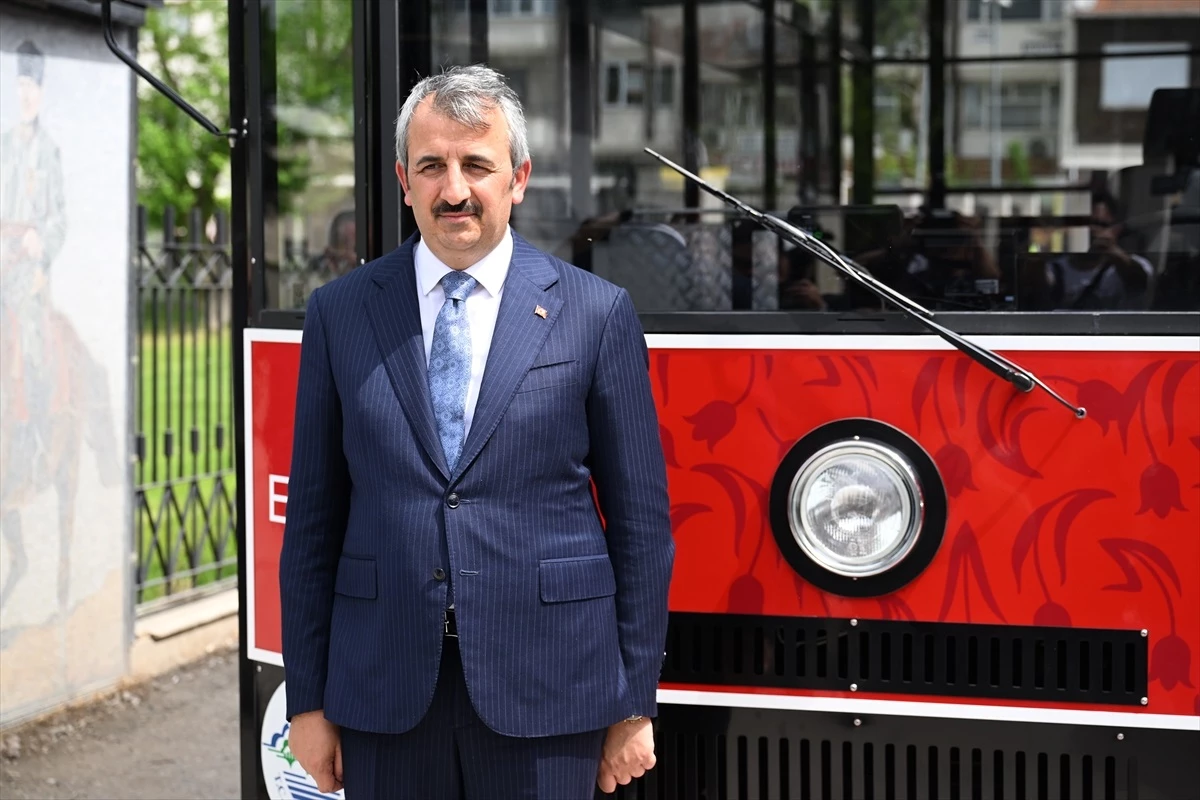Edirne\'de Tarihi Alanlar Nostaljik Tramvay Görünümlü \'Gezi Treni\' ile Ziyaret Edilebilecek