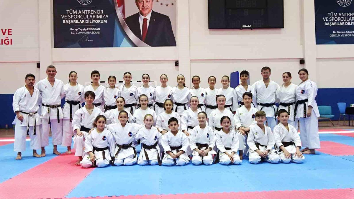 Turgay Yeşilyurt, Tavşanlı\'da Karate Semineri Verdi
