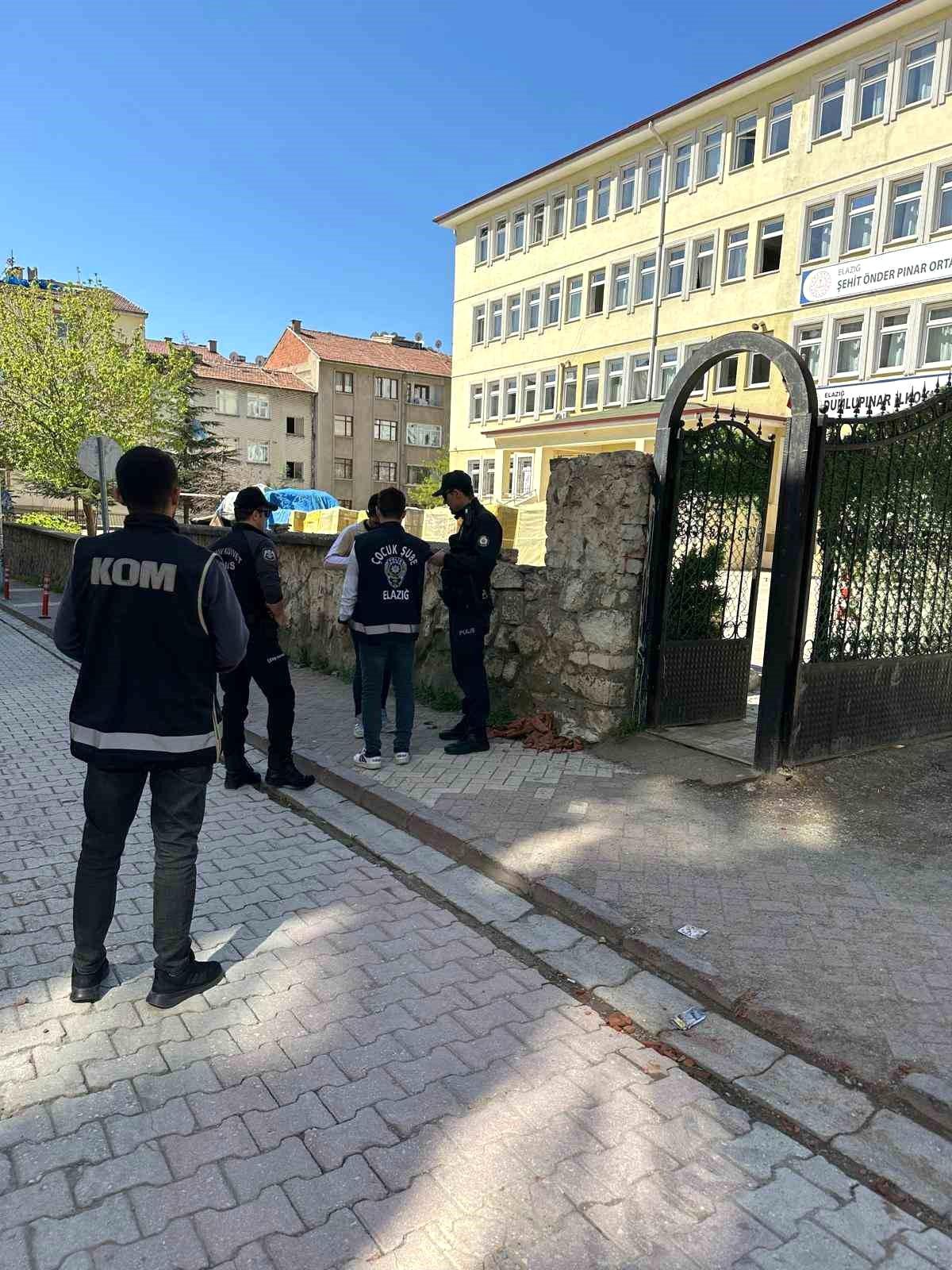 Elazığ\'da 217 okul çevresi denetlendi, 5 araca ceza kesildi