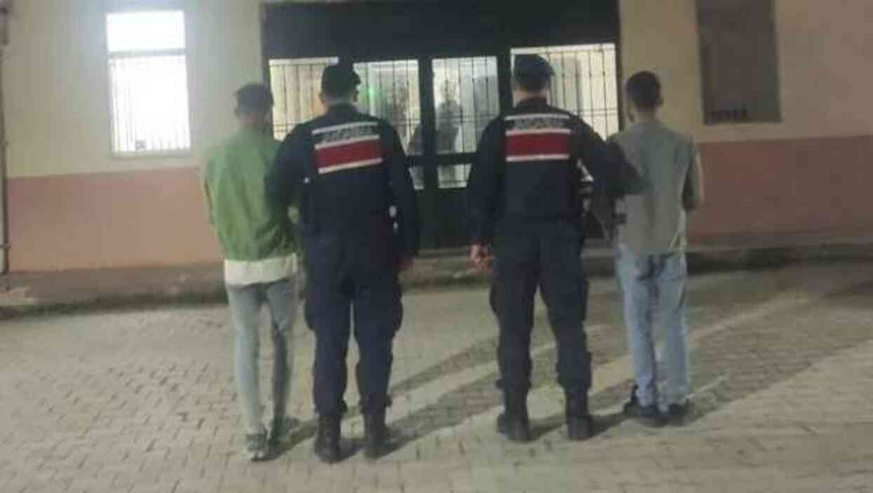 Halay çekerken çıkan kavgada 4 kişi bıçaklanarak yaralandı Halay çekerken çıkan kavgada 4 kişi bıçaklanarak yaralandı