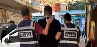 İzmir'de yasa dışı silah ticareti yapan çiftin evine operasyon