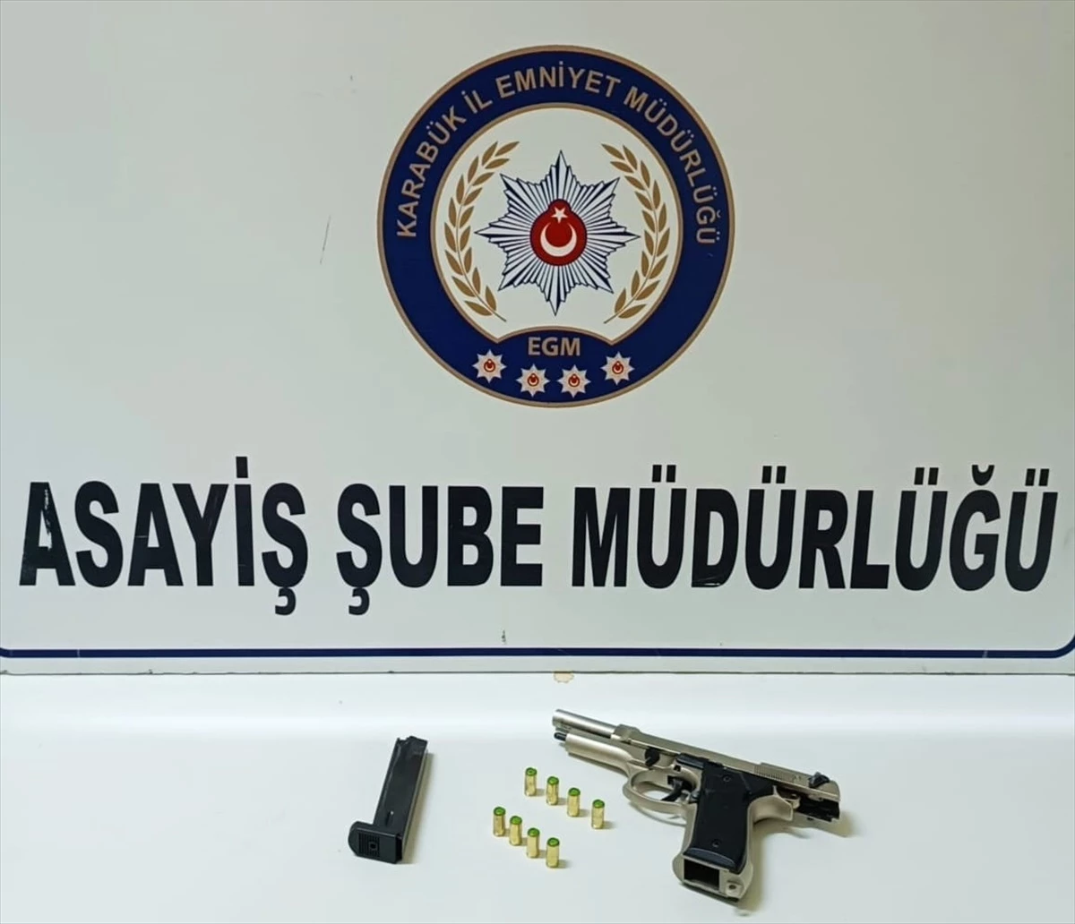 Karabük\'te tabancayla havaya ateş eden 2 şüpheli gözaltına alındı