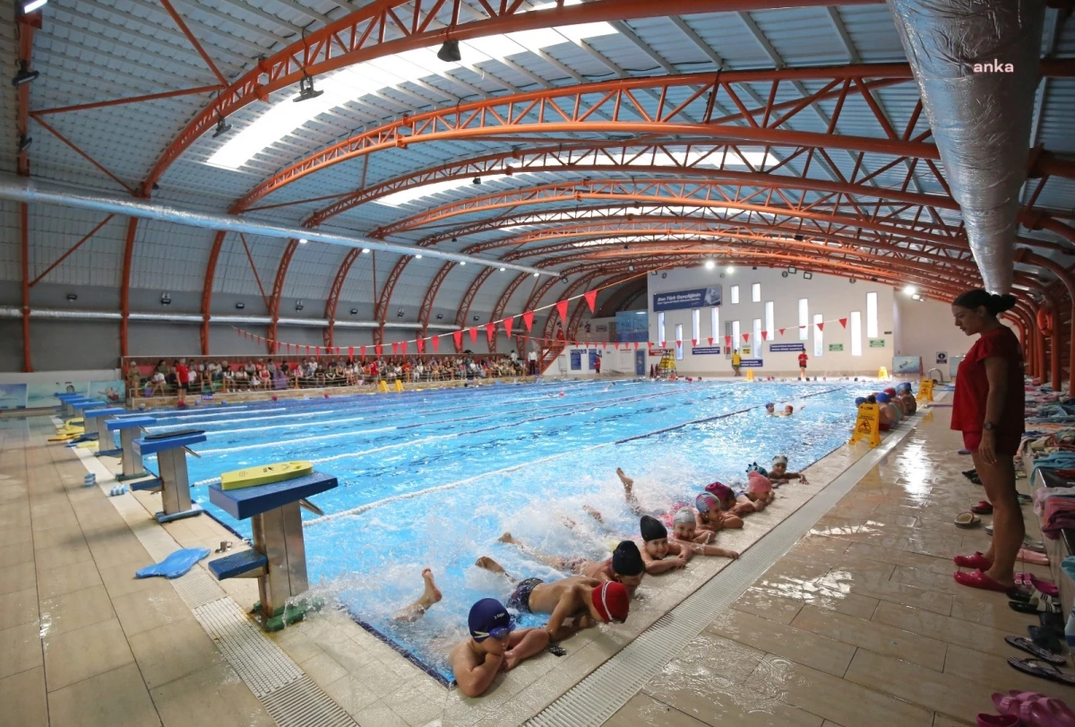 Karşıyaka Belediyesi, çocuk ve gençlere spor kursları düzenliyor