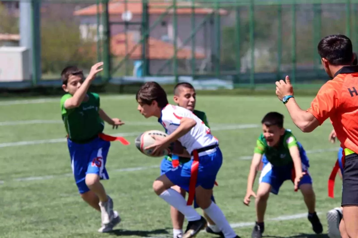 Okul Sporları Ragbi Yıldızlar Grup Birinciliği için 18 ilden Kayseri\'ye gelen 69 takım zirve mücadelesinde ter döktü