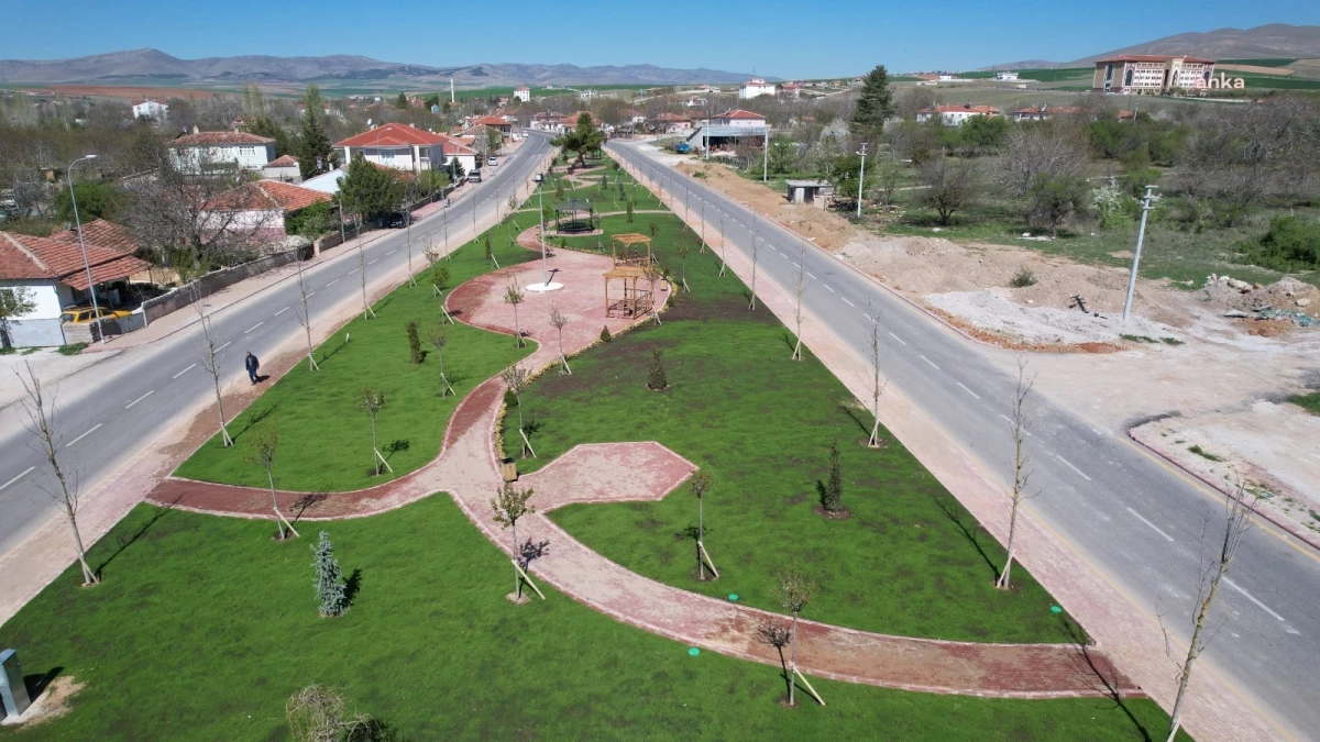 Kırşehir Belediyesi, Çukurçayır Mahallesi\'nde Mehmet Yılancı Parkı\'nı hizmete açtı