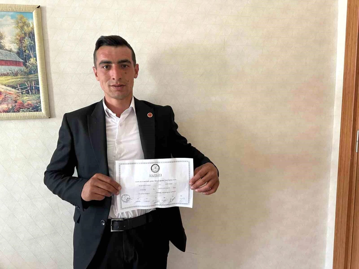 Ankara\'nın Kızılcahamam ilçesinde 22 yaşındaki Hüseyin Ünsal en genç muhtar seçildi