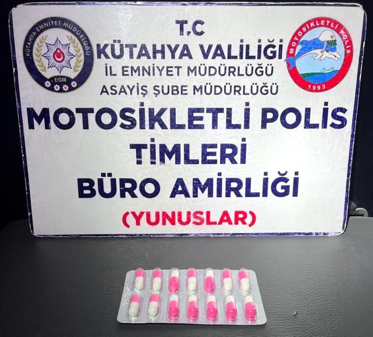 Kütahya\'da Motosikletli Polis Timlerince Uyuşturucu Hap Ele Geçirildi