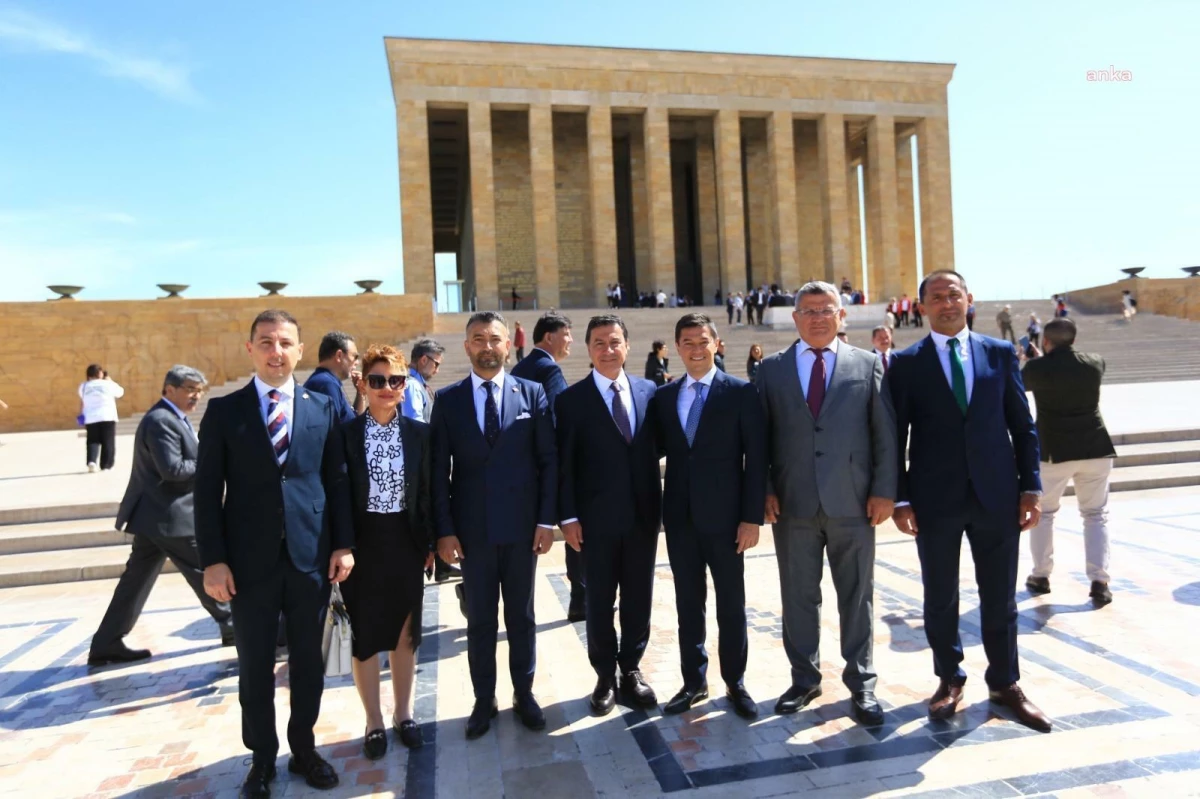 Muğla\'nın CHP\'li Belediye Başkanları Anıtkabir\'i ziyaret etti