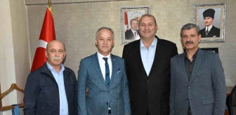MHP Balıkesir İl Başkanı Niyazi Tunç, Belediye Başkanı Mustafa Göksel'e hayırlı olsun ziyaretinde bulundu
