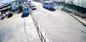 Antalya'da İş Yeri Çıkışında İki Kişi Minibüsle Ezildi