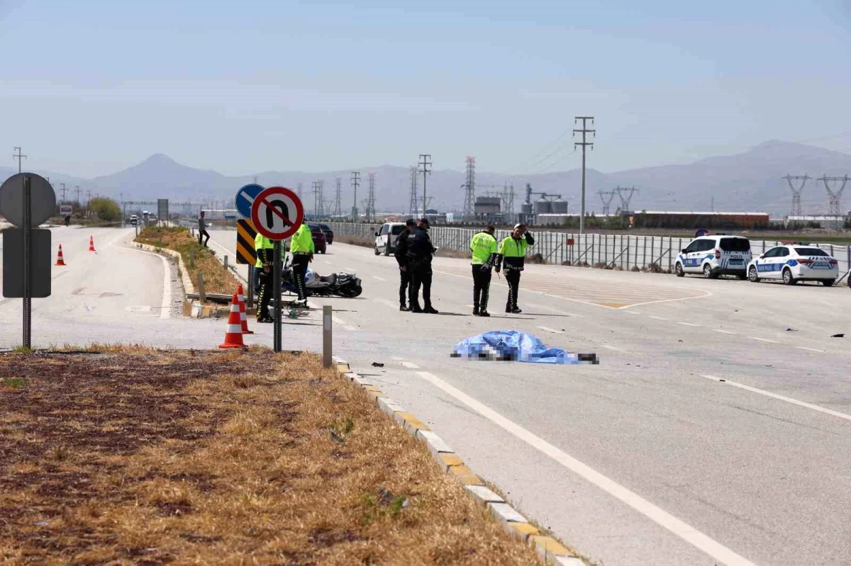 Konya\'da tıra çarpan motosiklet sürücüsü hayatını kaybetti