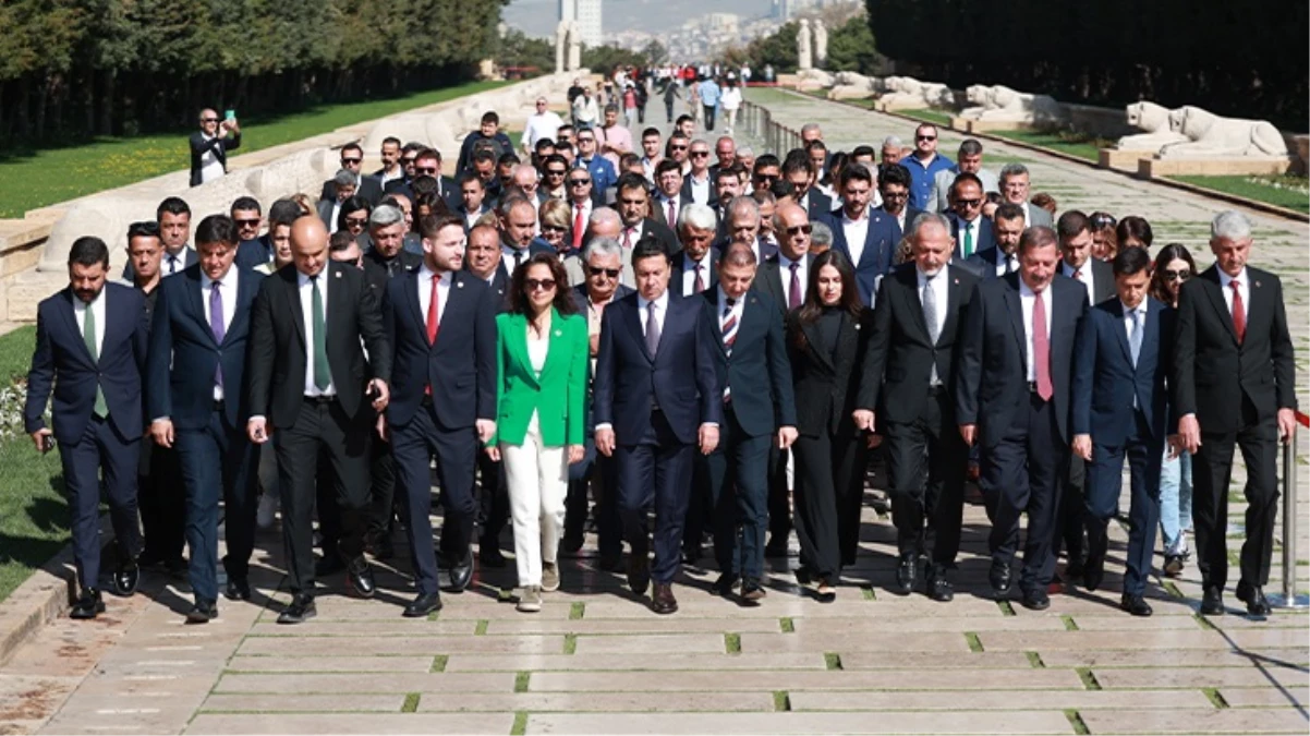 Muğla Büyükşehir Belediye Başkanı Ahmet Aras Anıtkabir\'de Ata\'nın huzuruna çıktı