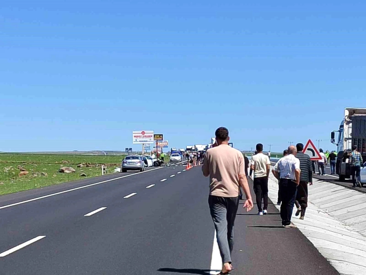 Şanlıurfa\'da trafik kazası: 2 ölü, 6 yaralı