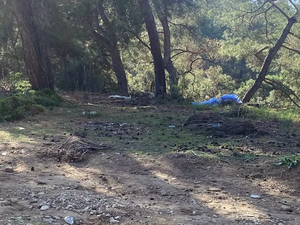 Serik\'te Eşini Öldüren Kişi İntihar Etti