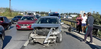 Manavgat'ta Otomobil Bariyerlere Çarptı: Sürücü Yaralandı