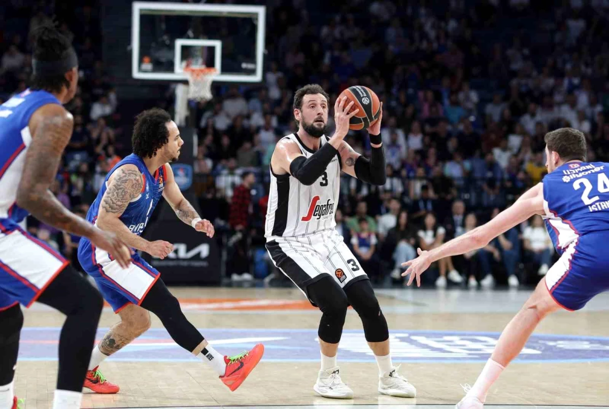 Anadolu Efes, Virtus Bologna\'ya mağlup olarak sezonu 10. sırada tamamladı