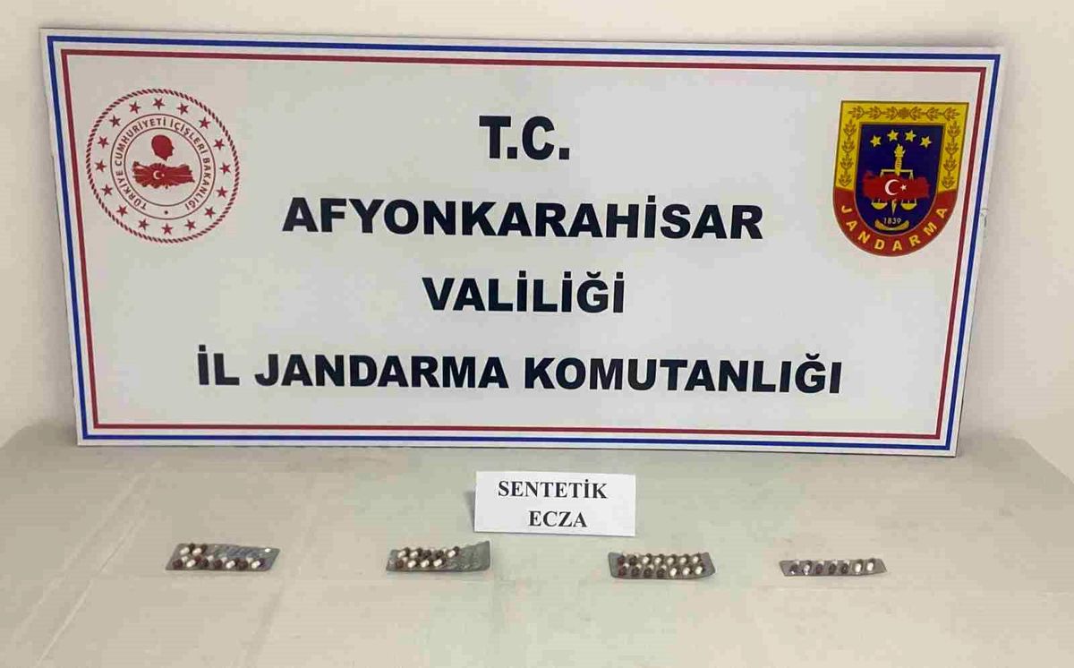 Afyonkarahisar\'da Uyuşturucu Operasyonu: 5 Gözaltı