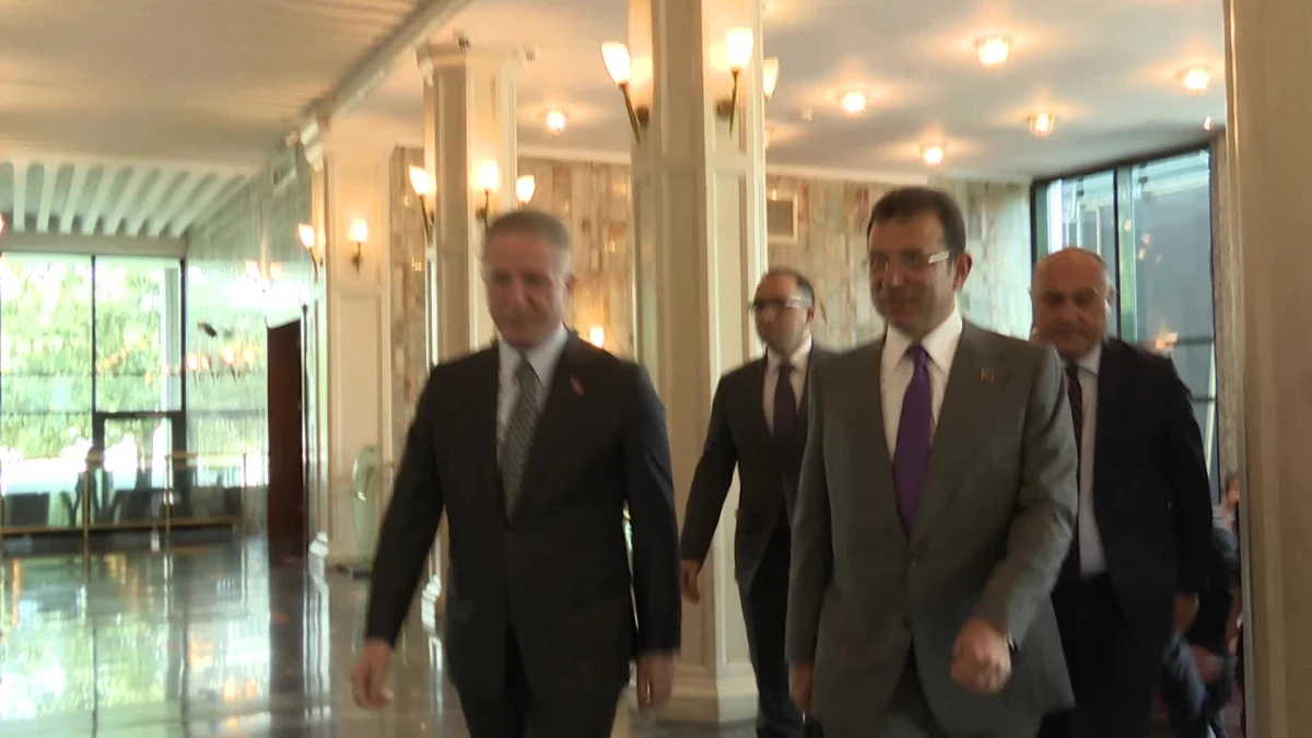 İstanbul Valisi Davut Gül, İBB Başkanı Ekrem İmamoğlu\'nu ziyaret etti