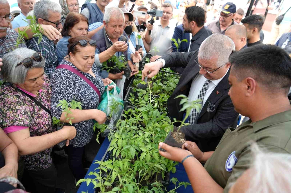 Edremit Belediyesi Ata Tohumları Dağıttı